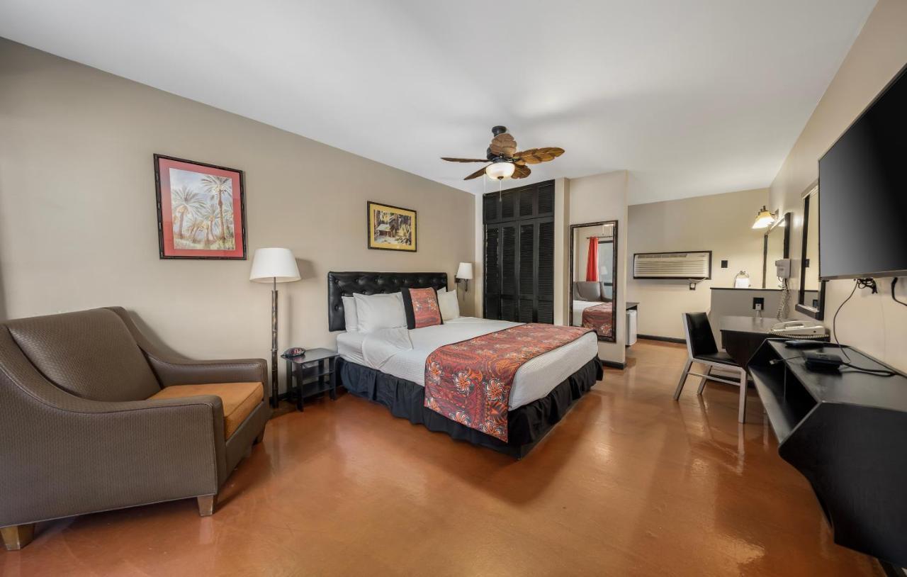 Caliente Tropics Hotel Palm Springs Bagian luar foto
