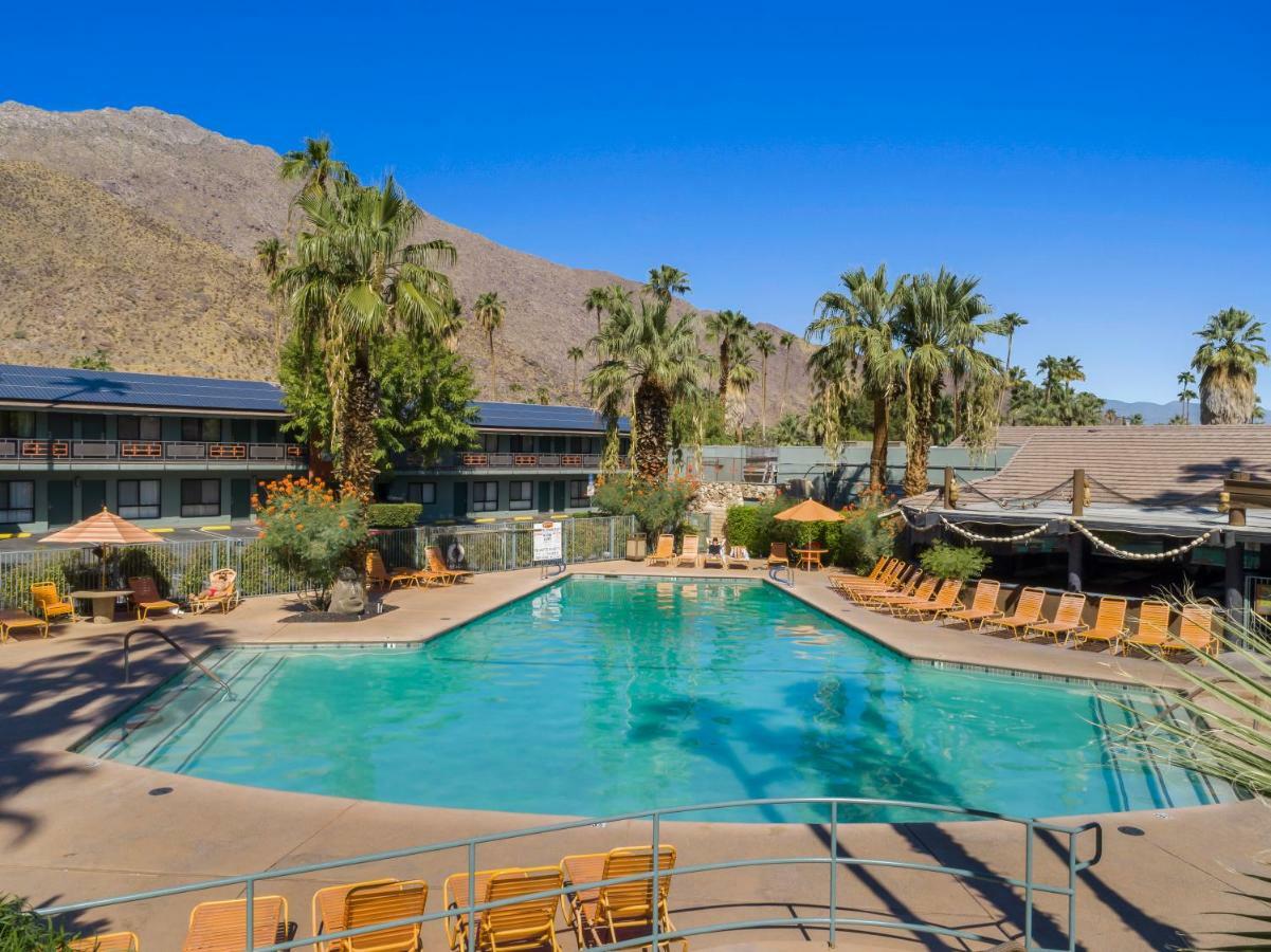 Caliente Tropics Hotel Palm Springs Bagian luar foto