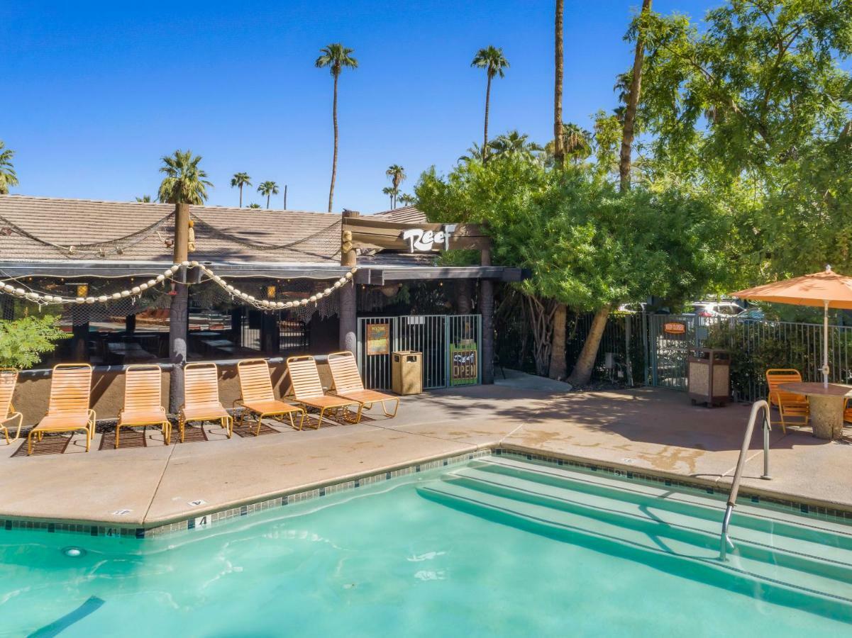 Caliente Tropics Hotel Palm Springs Bagian luar foto