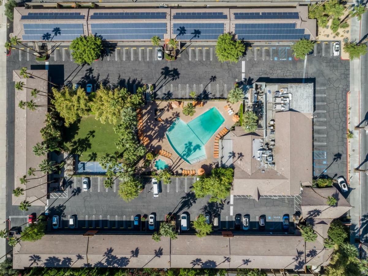 Caliente Tropics Hotel Palm Springs Bagian luar foto