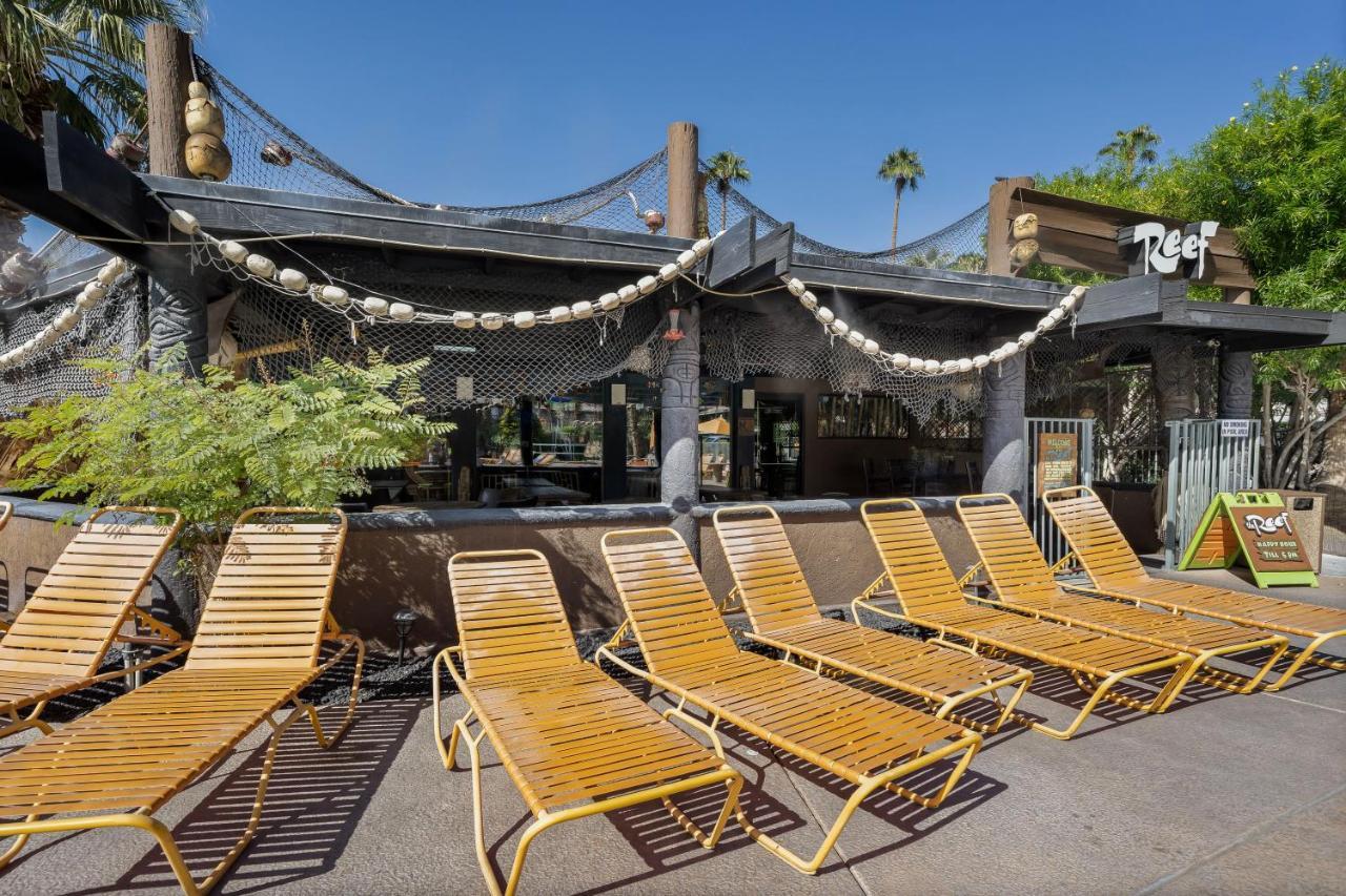Caliente Tropics Hotel Palm Springs Bagian luar foto