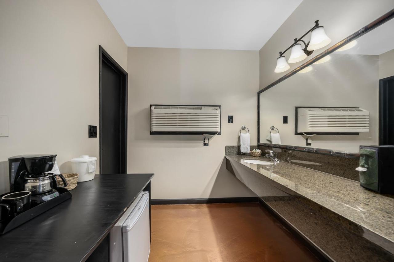 Caliente Tropics Hotel Palm Springs Bagian luar foto